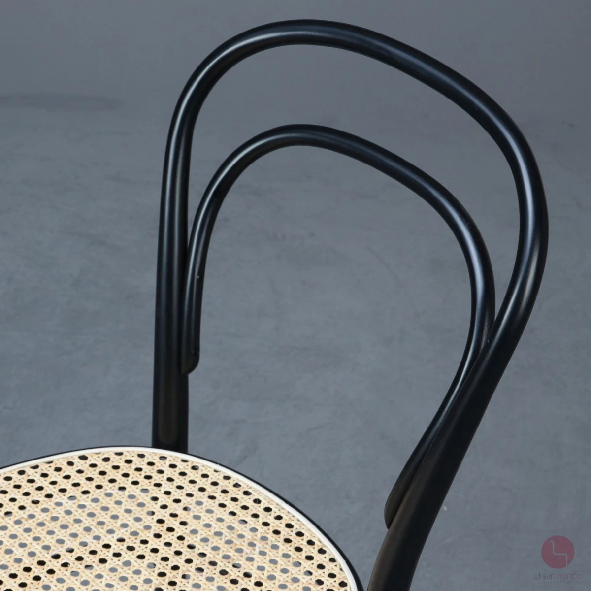 Thonet 214 Bugholz Stuhl Schwarz mit erneuertem Geflecht