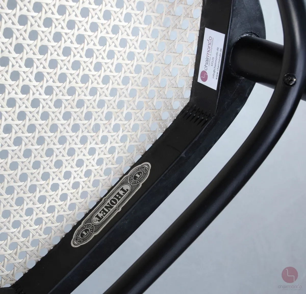 Thonet 214 Kaffehaus Stuhl in Schwarz mit neuem Wiener Geflecht gebraucht