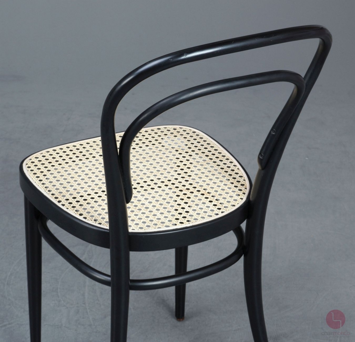 Thonet 214 Kaffehaus Stuhl in Schwarz mit neuem Wiener Geflecht gebraucht