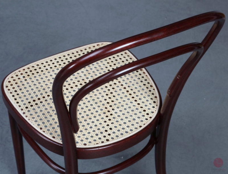 Thonet 214 Bugholz Stuhl Schwarzrot mit neuem Geflecht gebraucht