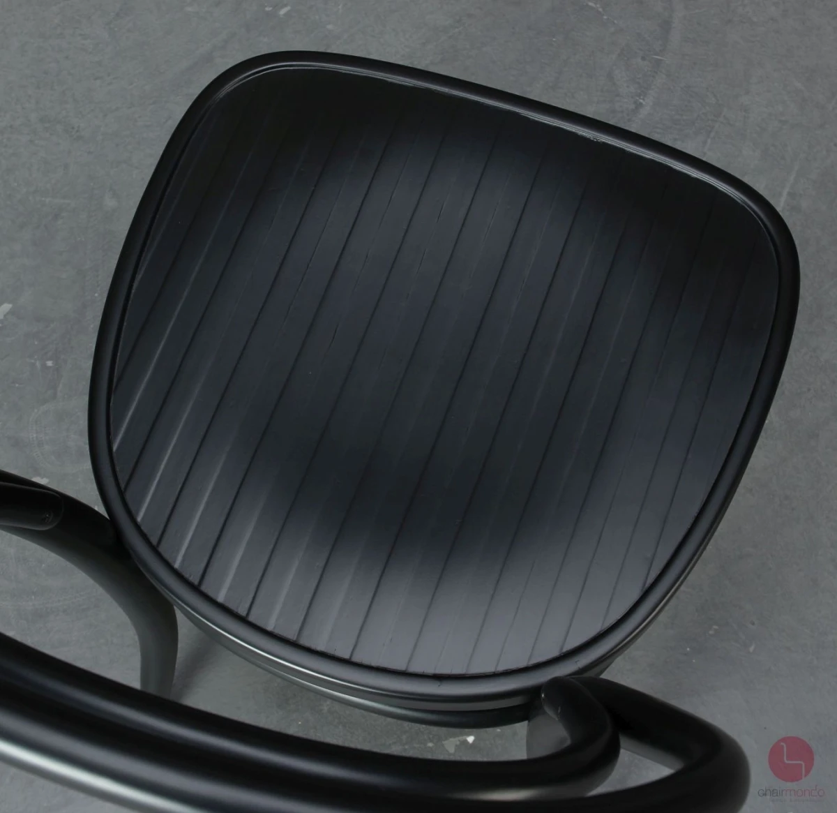 Thonet 214 M Schwarz Bugholzstuhl mit Muldensitz gebraucht