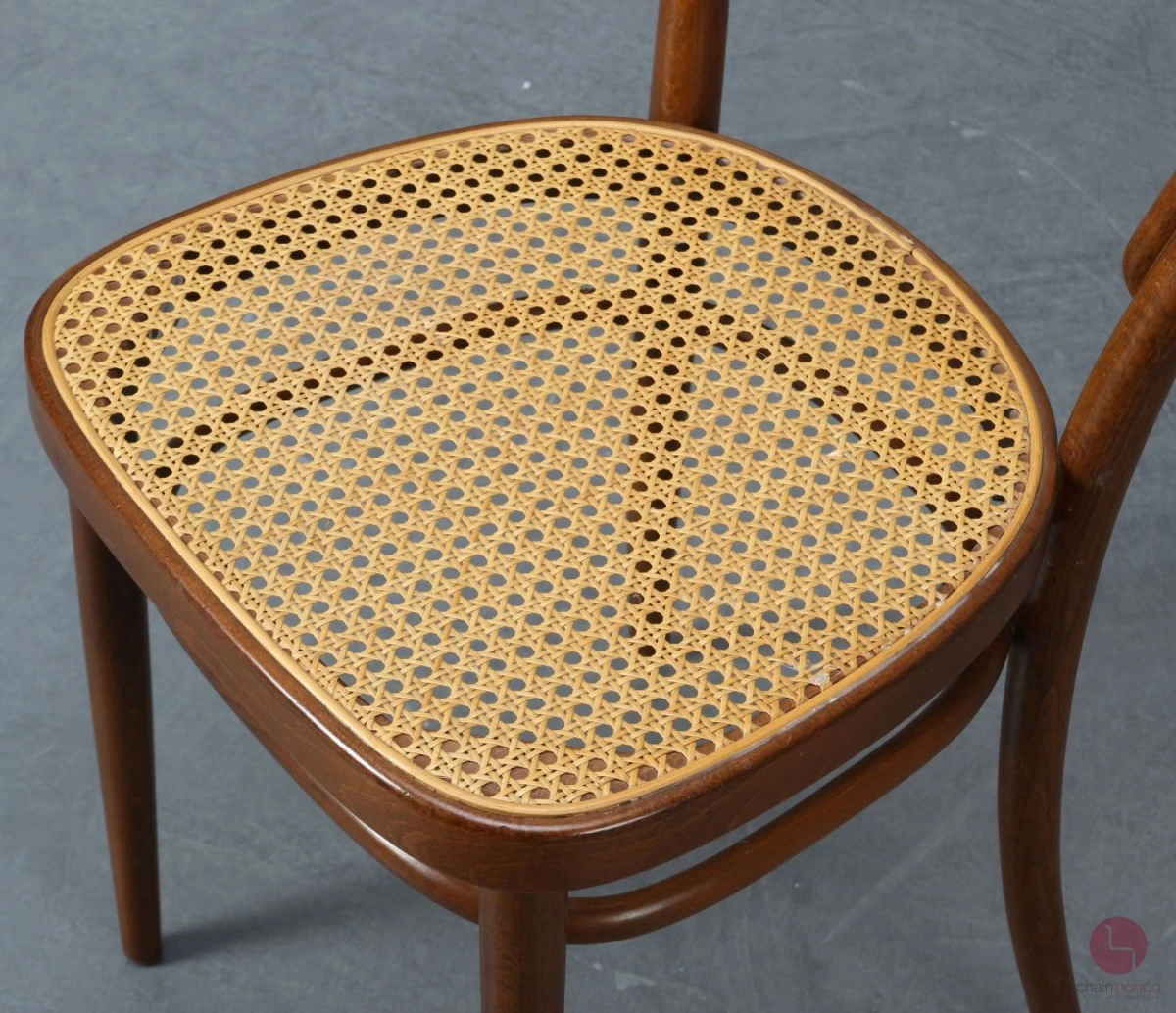 Thonet 214 Nussbaum Braun Bugholzstuhl mit Geflecht gebraucht