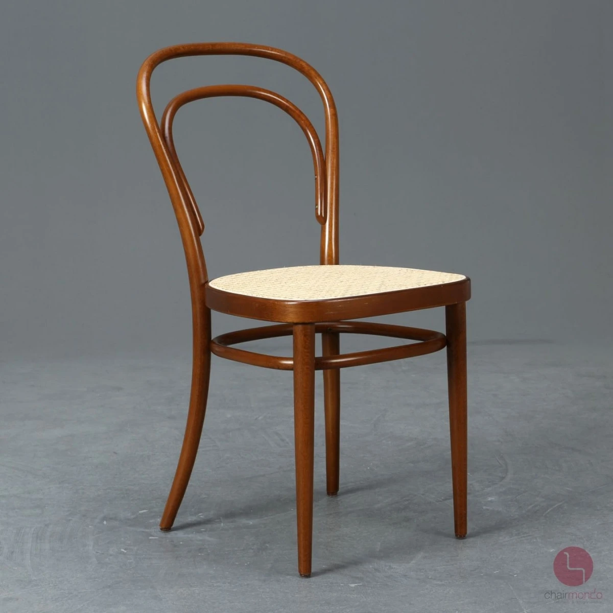 Thonet 214 Nussbaum Braun Bugholzstuhl mit neuem Geflecht gebraucht