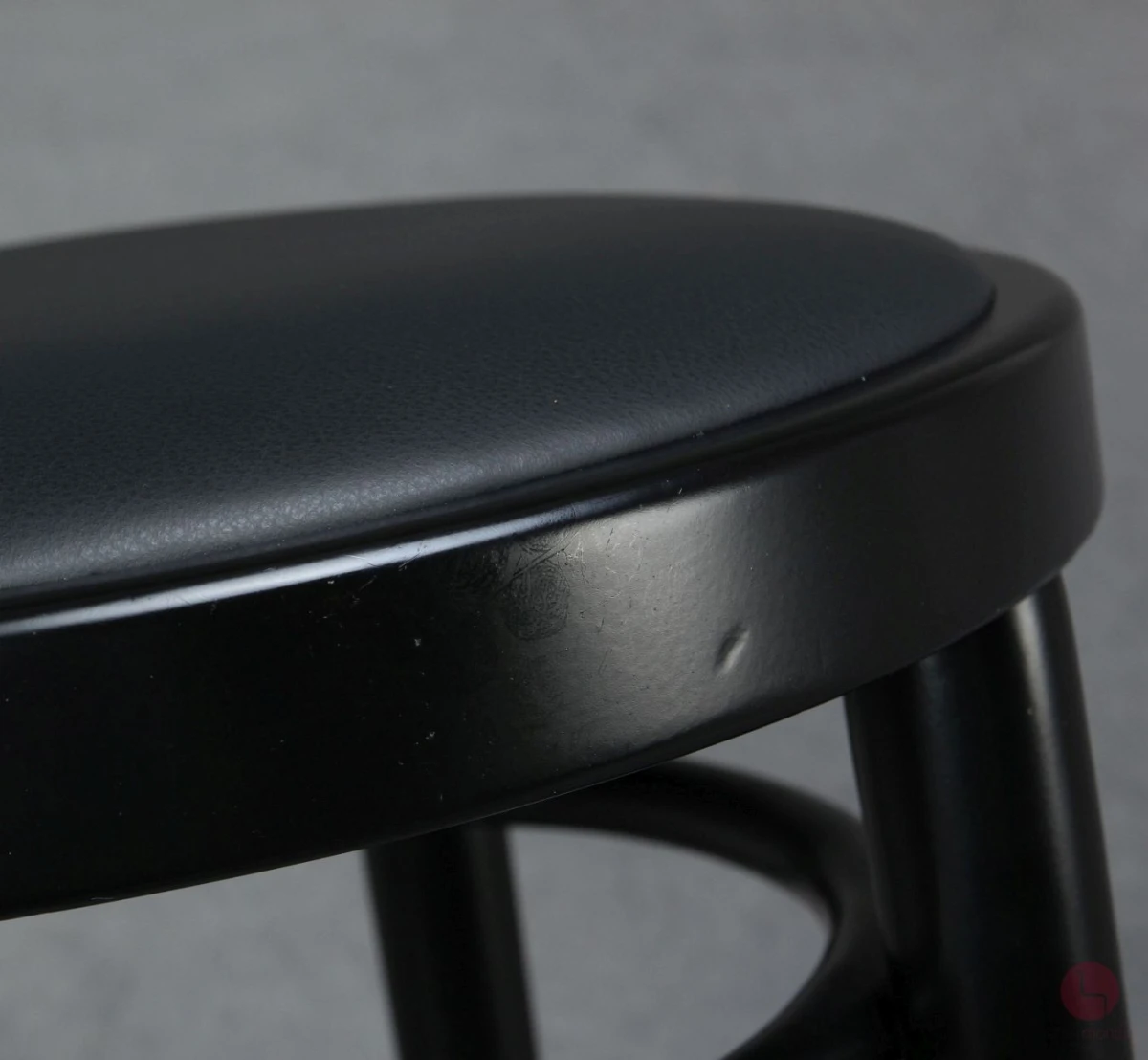 Thonet 214 PH Hocker mit neuem Leder schwarz