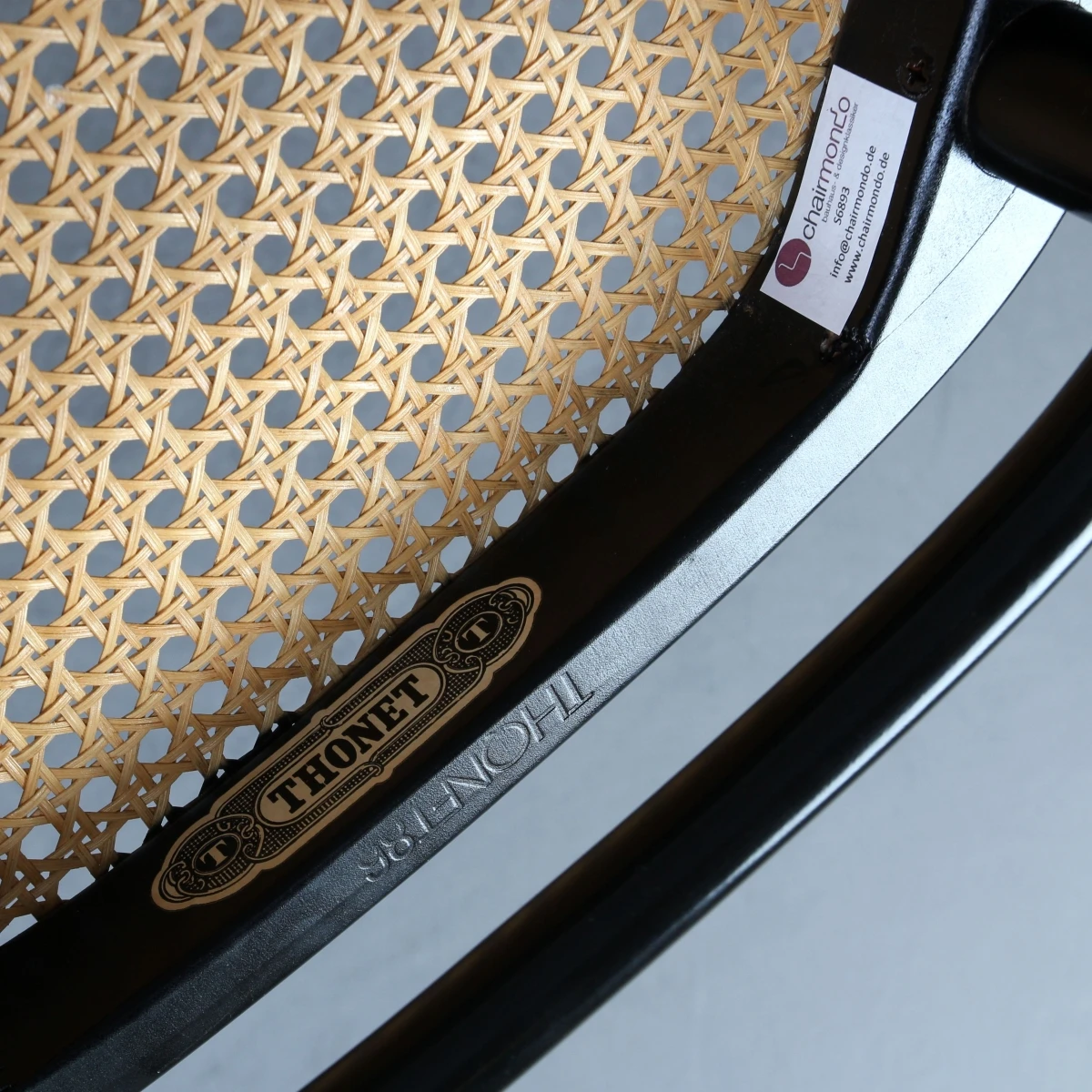 Thonet 214 Bugholz Stuhl in Schwarz mit patiniertem Wiener Geflecht gebraucht