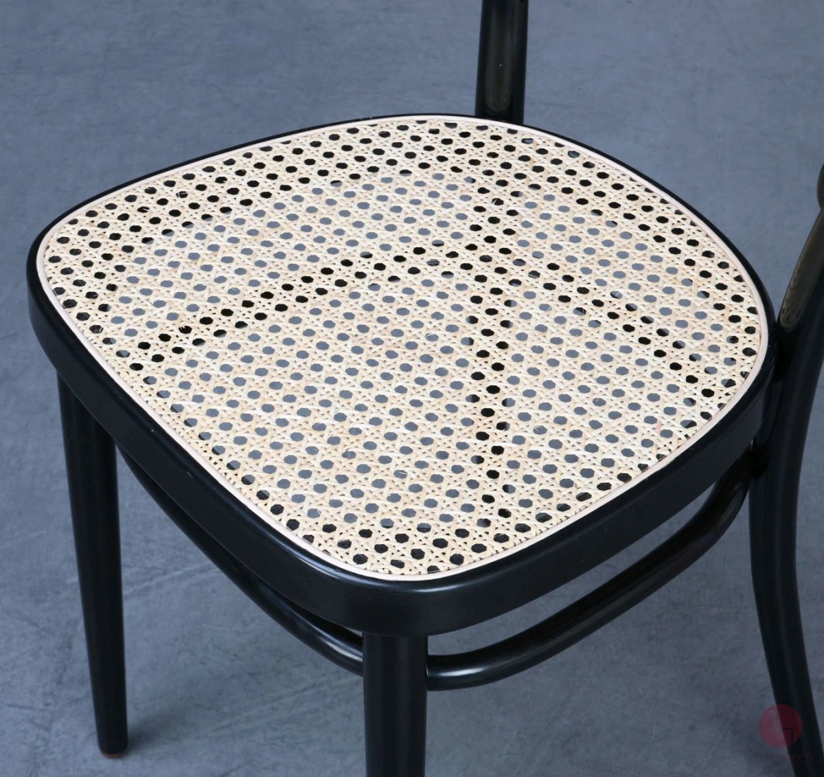 Thonet 214 Bugholz Stuhl in Schwarz mit neuem Wiener Geflecht gebraucht