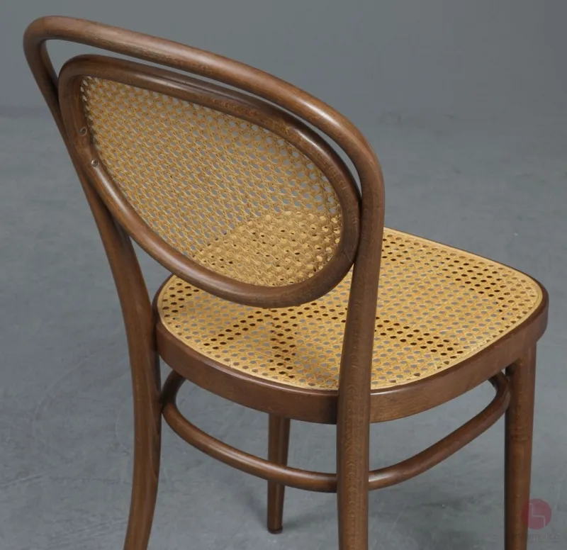 Thonet 215 R Bugholz Stuhl Nussbaum Braun mit Patina Wiener Geflecht gerbaucht