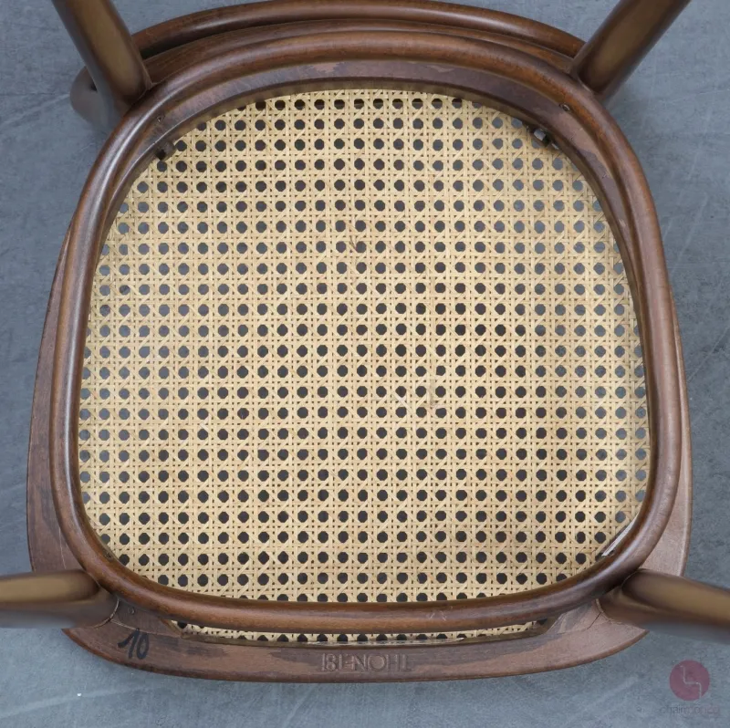 Thonet 215 R Bugholz Stuhl Nussbaum Braun mit Patina Wiener Geflecht gerbaucht