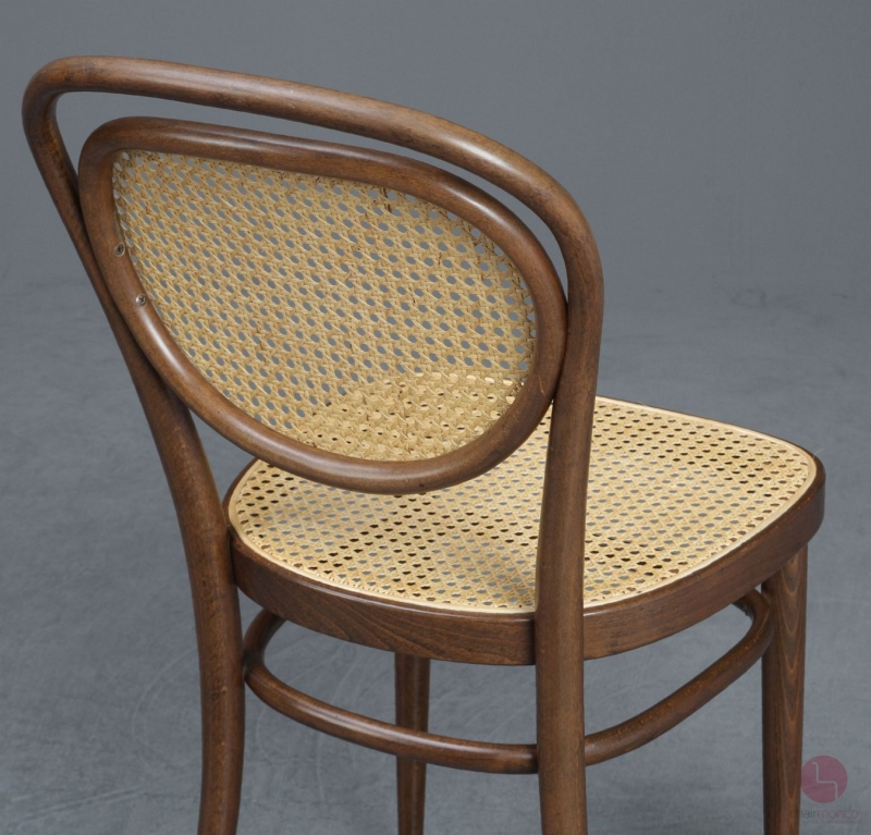 Thonet 215 R Bugholz Stuhl Nussbaum Braun mit neuem Wiener Geflecht gerbaucht