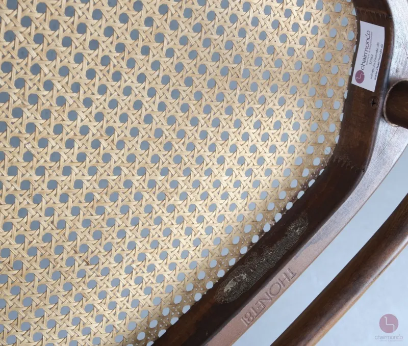 Thonet 215 R Bugholz Stuhl Nussbaum Braun mit Patina Wiener Geflecht gerbaucht