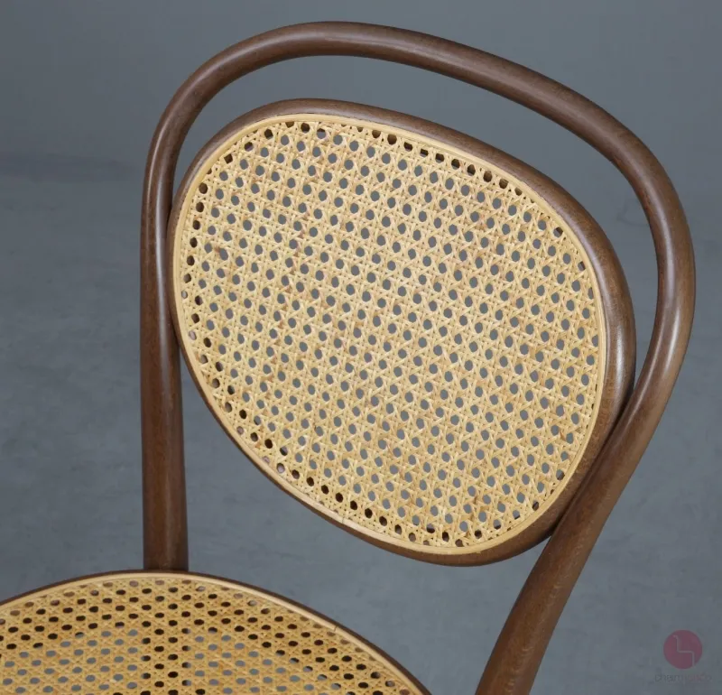 Thonet 215 R Bugholz Stuhl Nussbaum Braun mit Patina Wiener Geflecht gerbaucht