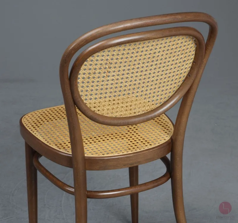 Thonet 215 R Bugholz Stuhl Nussbaum Braun mit Patina Wiener Geflecht gerbaucht
