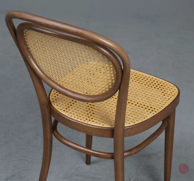Thonet 215 R Bugholz Stuhl Nussbaum Braun mit Patina Wiener Geflecht gerbaucht