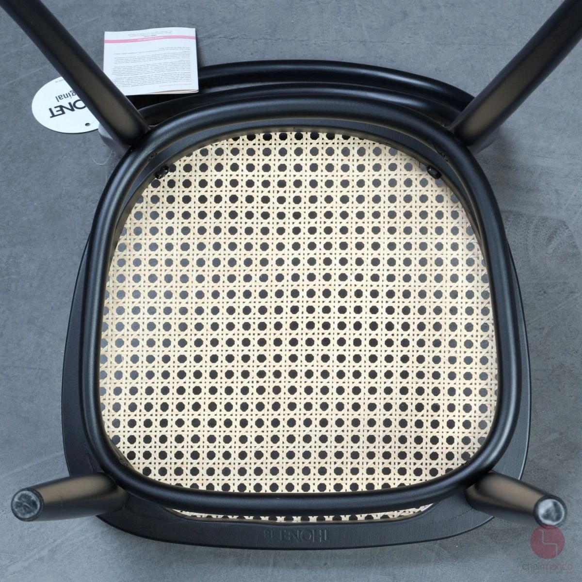 Thonet 215 R Bugholz Stuhl in Schwarz mit Wiener Geflecht