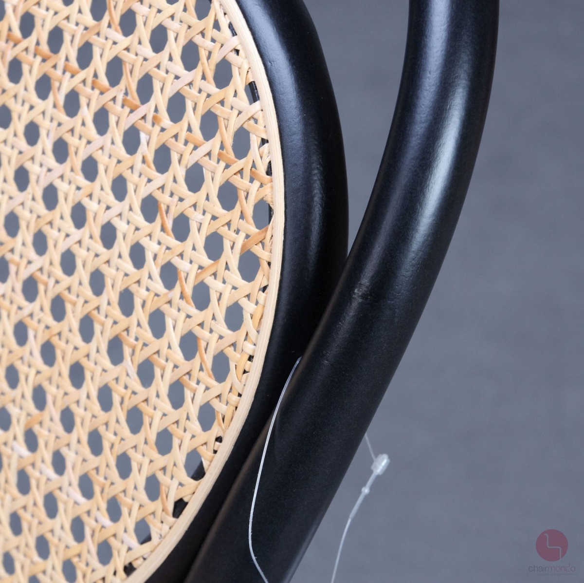 Thonet 215 R Bugholz Stuhl in Schwarz mit Wiener Geflecht