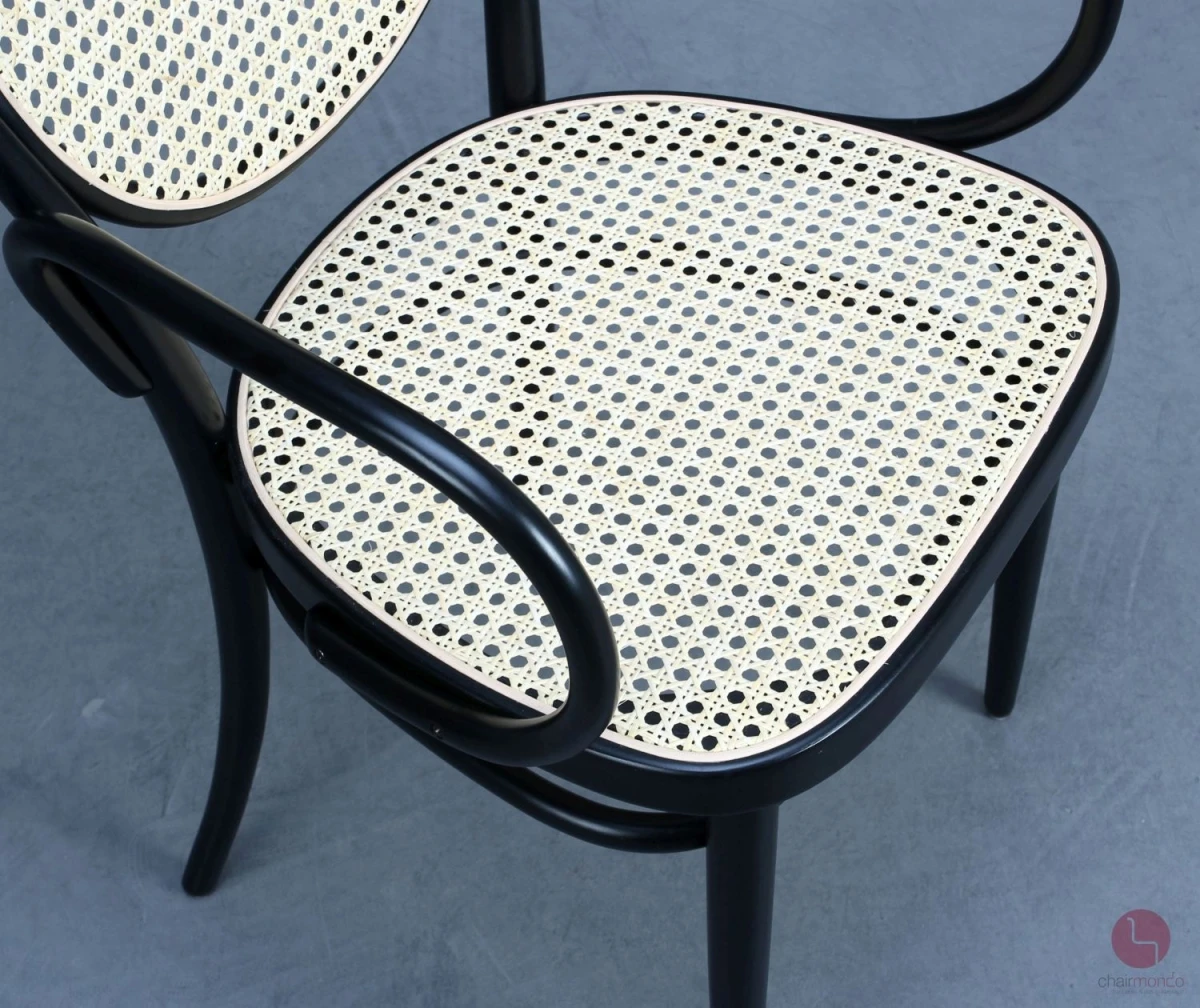 Thonet-215-RF-Bugholzstuhl-Schwarz-gebraucht-S3144-Detailansicht-Sitzfläche-1-1
