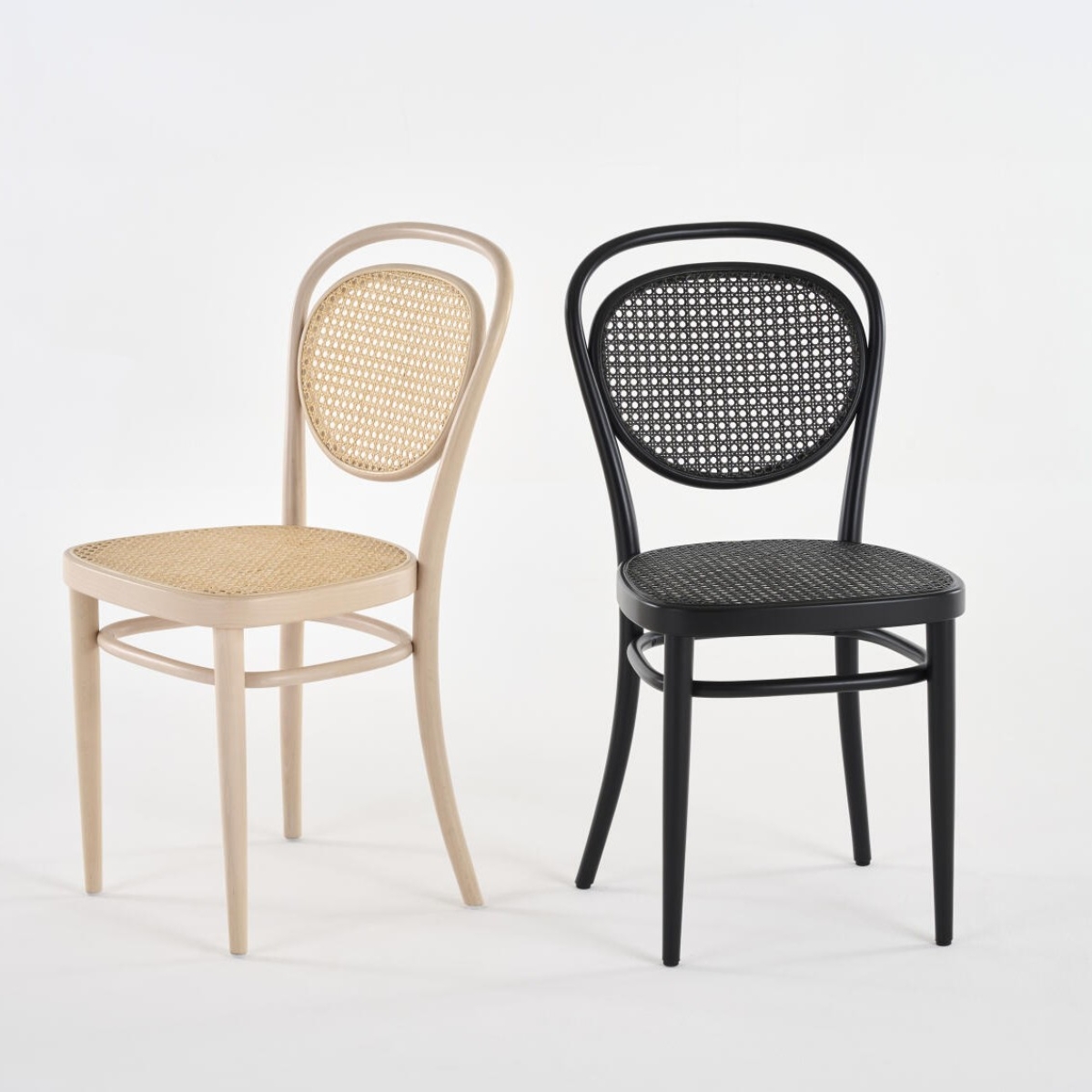 Preview: Thonet 215 R Natur & Dark Melange Geflecht Interieurbbild