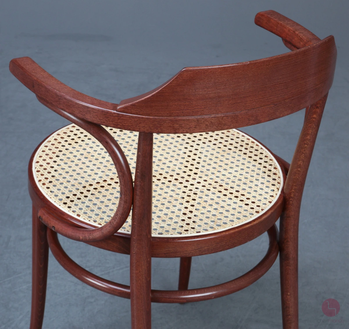 Thonet 233 Bugholz Stuhl in Mahagoni Braun mit neuem Geflecht gebraucht