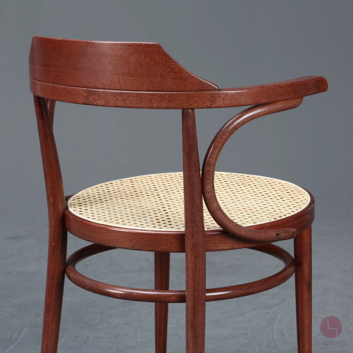 Thonet 233 Bugholz Stuhl in Mahagoni Braun mit neuem Geflecht gebraucht
