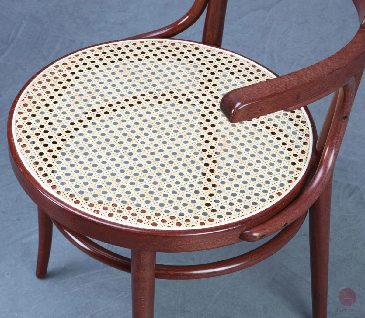 Thonet 233 Bugholz Stuhl in Mahagoni Braun mit neuem Geflecht gebraucht