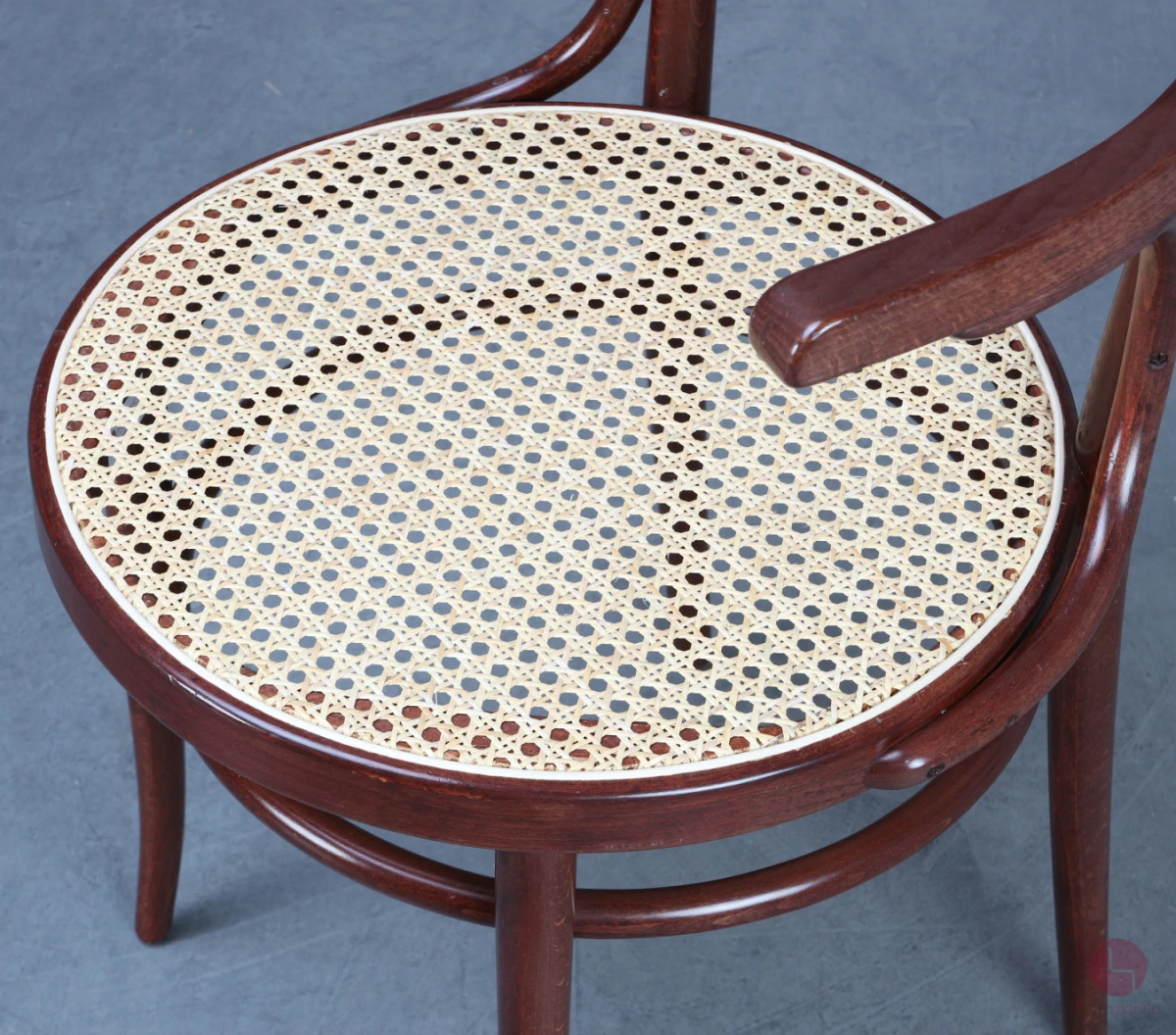 Thonet 233 Bugholz Stuhl in Mahagoni Braun mit neuem Geflecht gebraucht