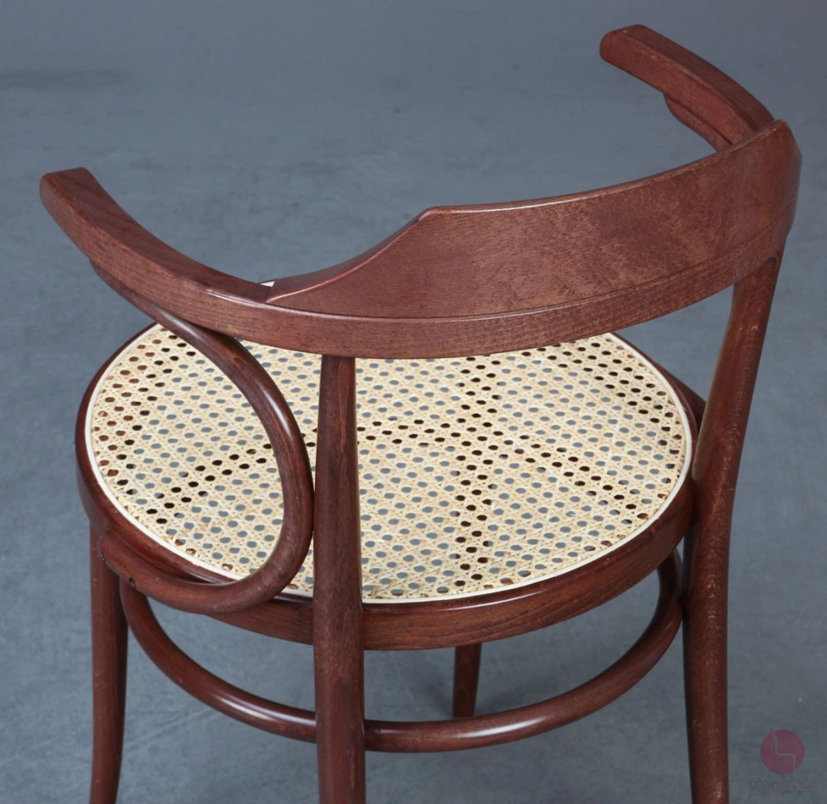 Thonet 233 Bugholz Stuhl in Mahagoni Braun mit neuem Geflecht gebraucht