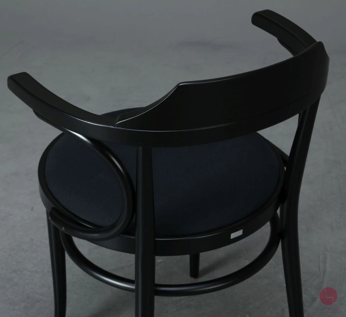 Thonet 233 P Bugholzstuhl in Schwarz mit Stoff Polster aufbereitet - gebraucht