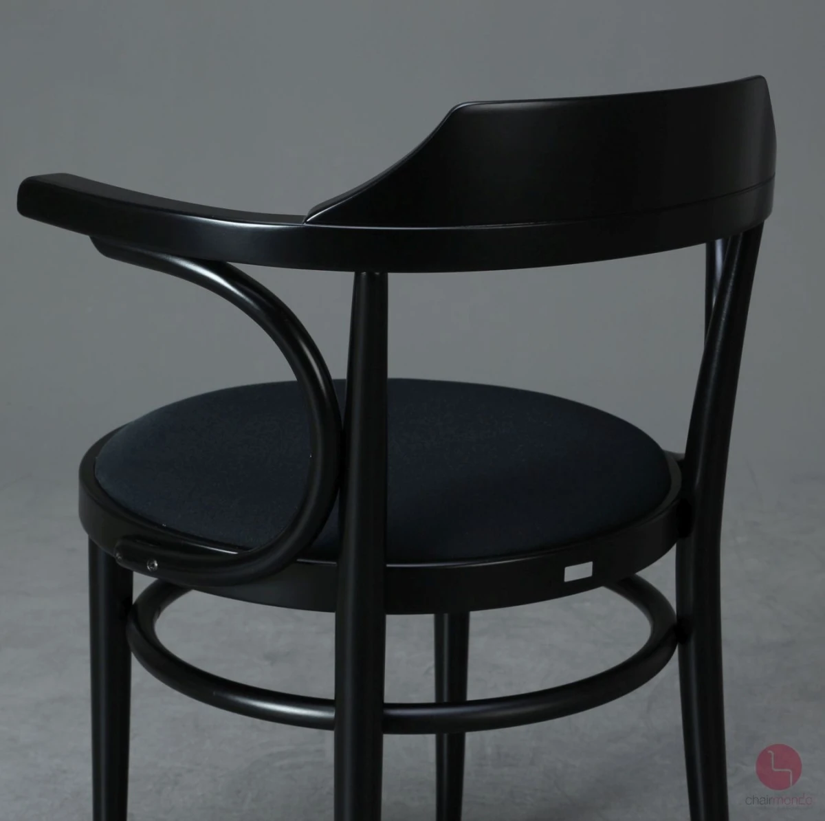 Thonet 233 P Bugholzstuhl in Schwarz mit Stoff Polster aufbereitet - gebraucht