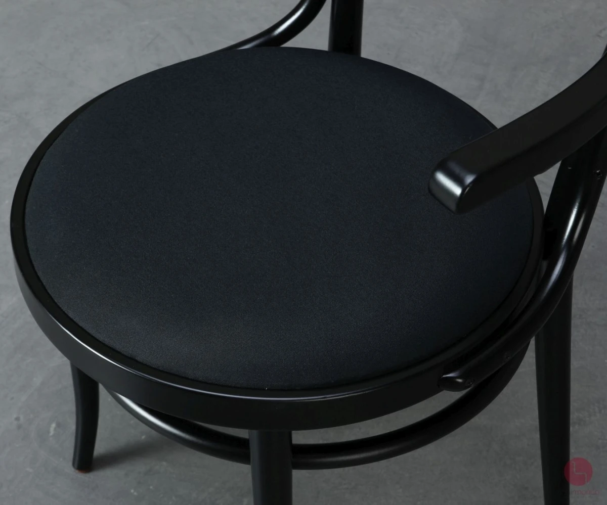 Thonet 233 P Bugholzstuhl in Schwarz mit Stoff Polster aufbereitet - gebraucht