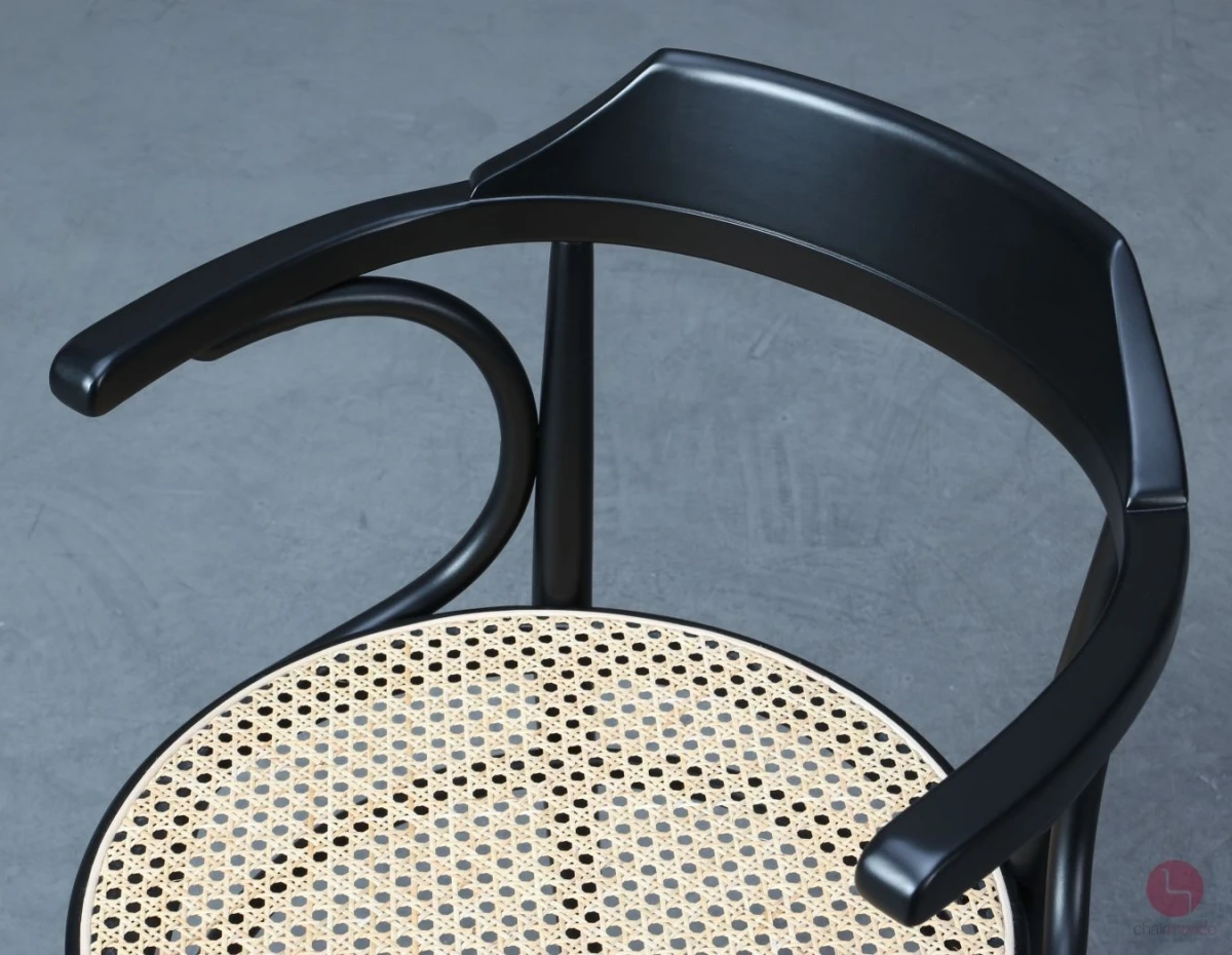 Thonet-233-Schwarz-gebraucht-01-S3933-Detailansicht-Rückenlehne-2