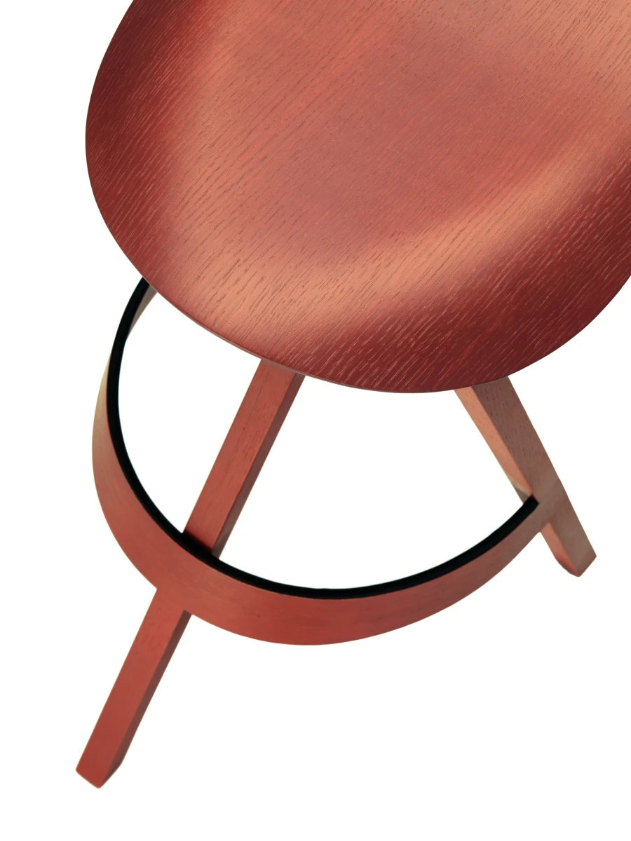 Thonet 404 Bugholz Hocker Eiche rostrot Detailansicht Sitz und Fußstütze