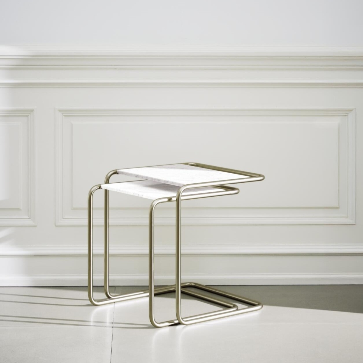 Preview: Thonet B97 Set Nordic 01 marmor nero marquina gloss Interieurbild