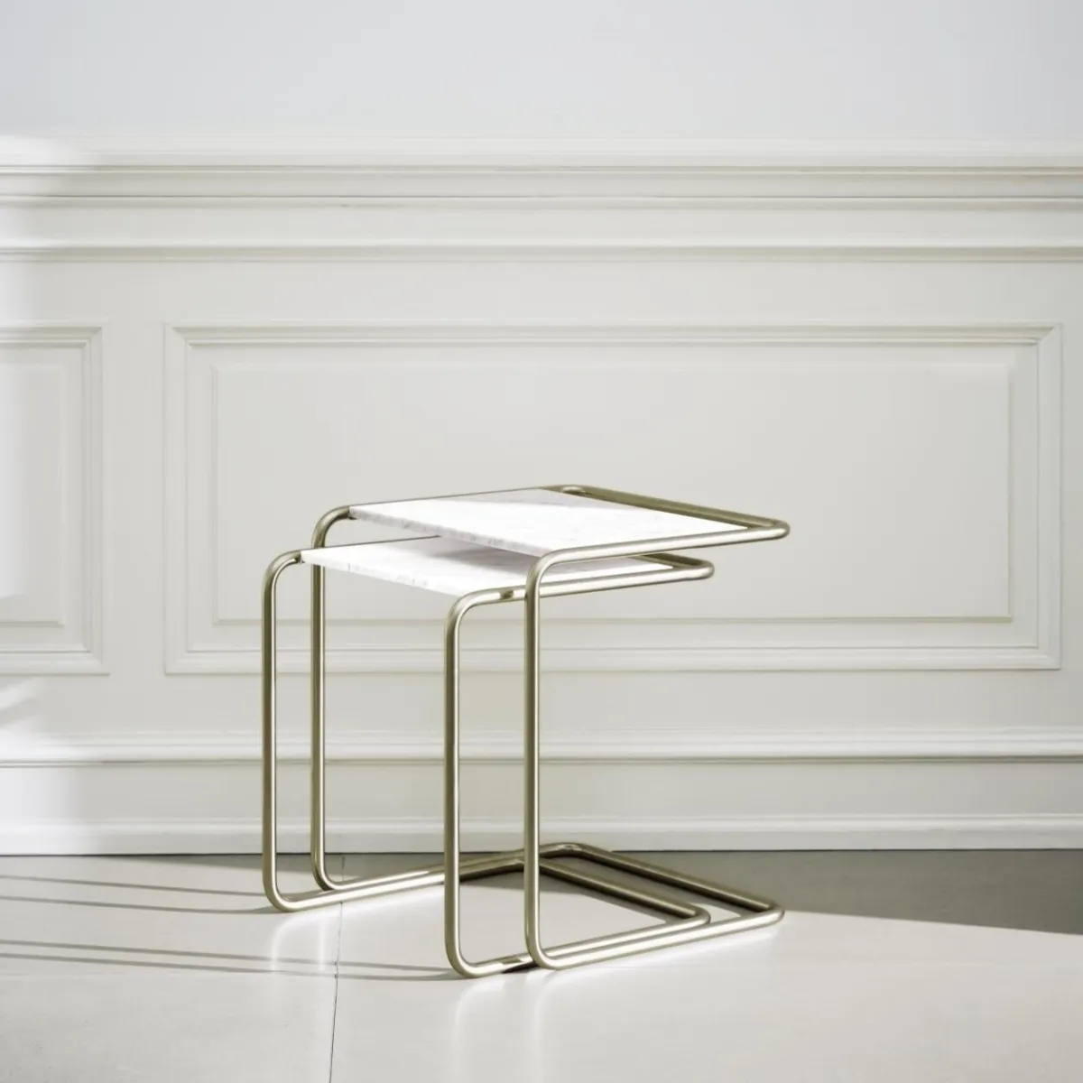 Thonet B97 Set Nordic 01 marmor nero marquina gloss Interieurbild