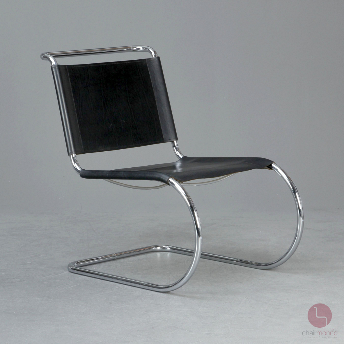 Thonet MR Lounge Sessel mit schwarzem Leder Hauptansicht