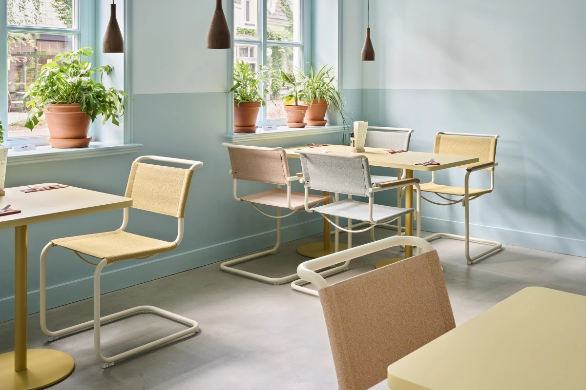 Thonet S 34 V Freischwinger Interieur Cento Stoff