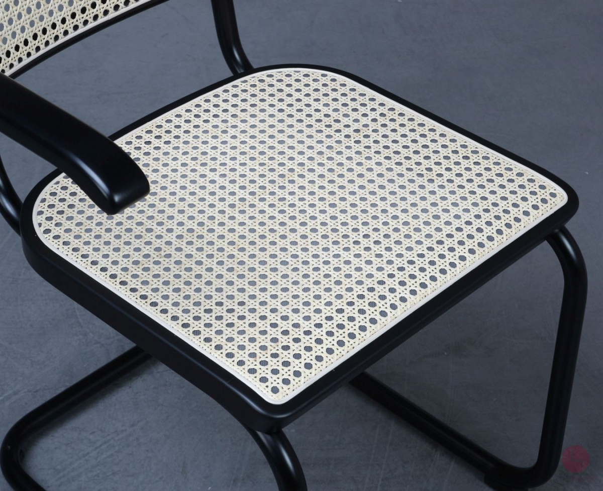 Thonet S64 V Freischwinger mit schwarzem Gestell und Wiener Geflecht gebraucht
