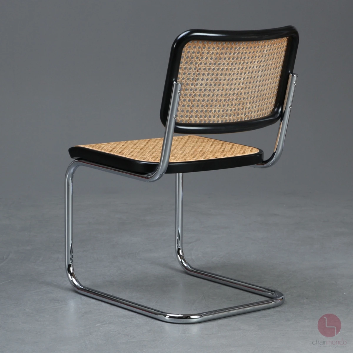 Thonet S32 Freischwinger in Schwarz mit Wiener Geflecht