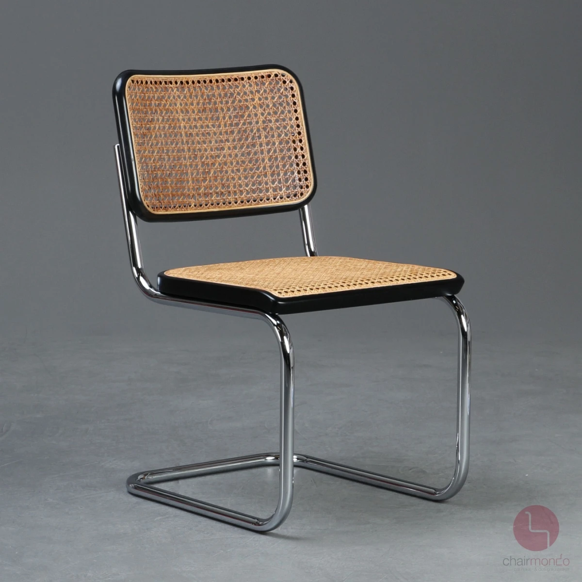 Thonet S32 Freischwinger in Schwarz mit Wiener Geflecht