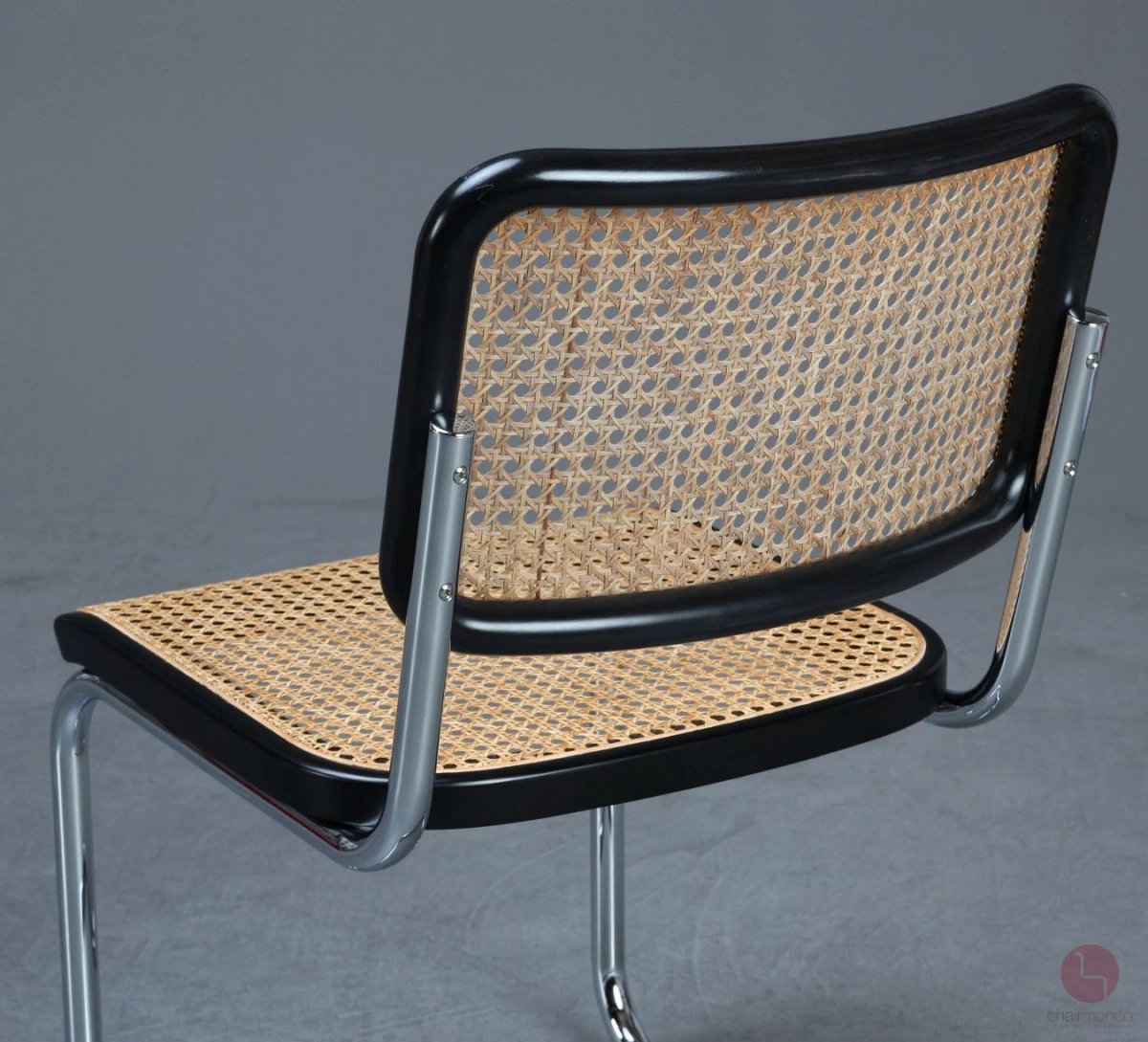 Thonet S32 Freischwinger in Schwarz mit Wiener Geflecht