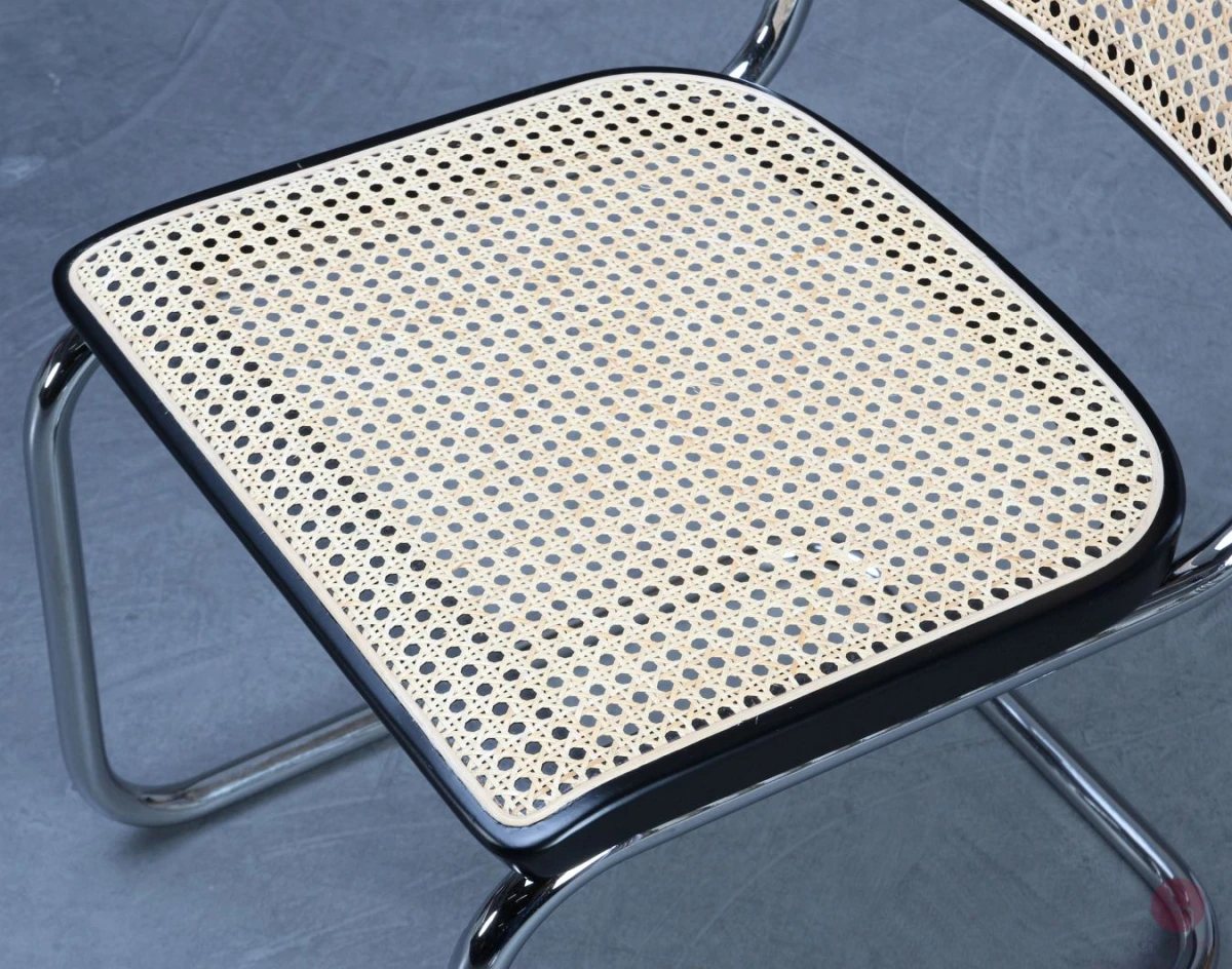 Thonet S32 Freischwinger mit erneuertem Wiener Geflecht