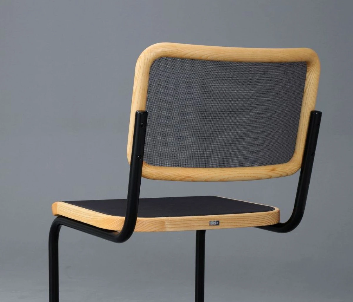 Thonet S32 N Pure Materials Esche Rückenlehne