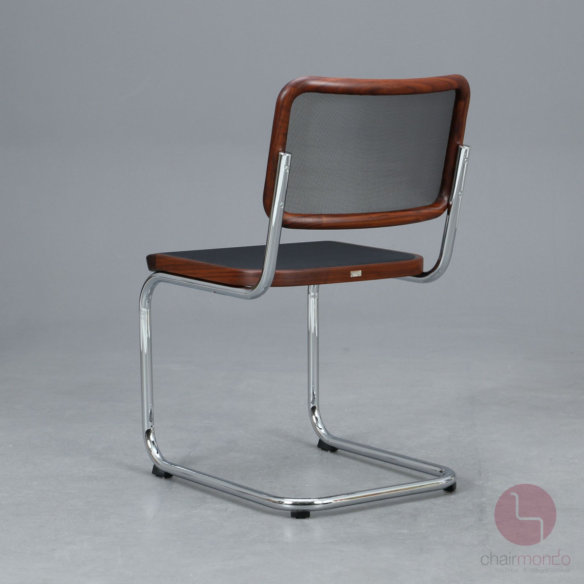 Preview: Thonet S32 N Pure Materials Nussbaum Freischwinger mit Netzgewebe