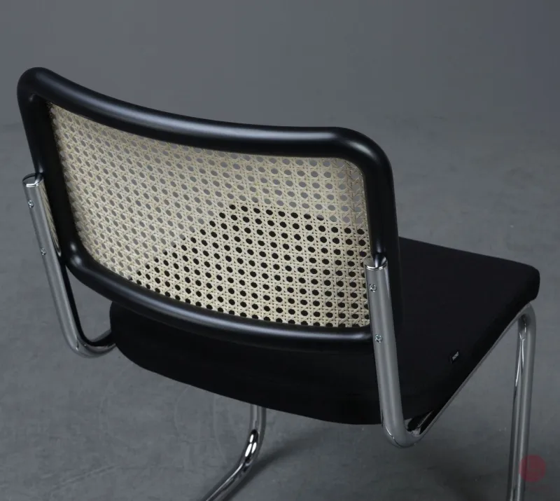 Thonet S32 SPV Freischwinger Schwarz mit Sitzpolster und Geflecht Rückenlehne gebraucht