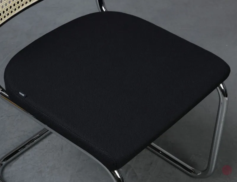 Thonet S32 SPV Freischwinger Schwarz mit Sitzpolster und Geflecht Rückenlehne gebraucht
