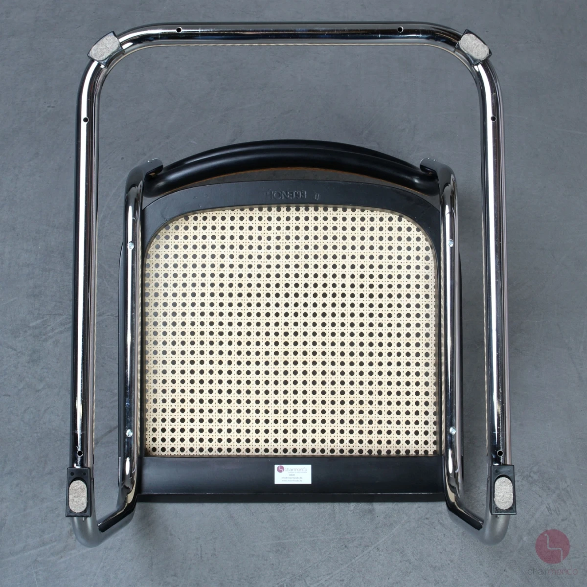 Thonet S32 Freischwinger mit Wiener Geflecht und schöner Patina gebraucht