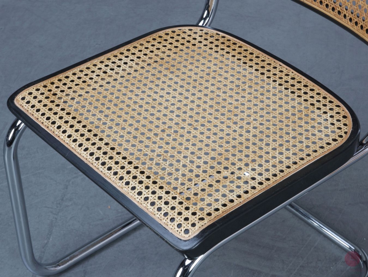 Thonet S32 Freischwinger Schwarz mit patiniertem Geflecht gebraucht