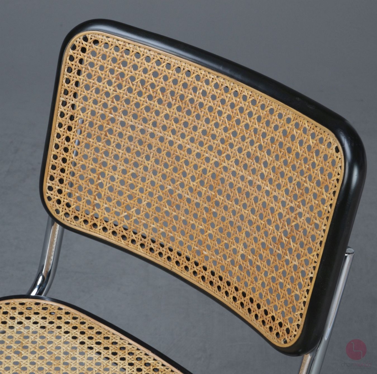 Thonet S32 Freischwinger Schwarz mit patiniertem Geflecht gebraucht