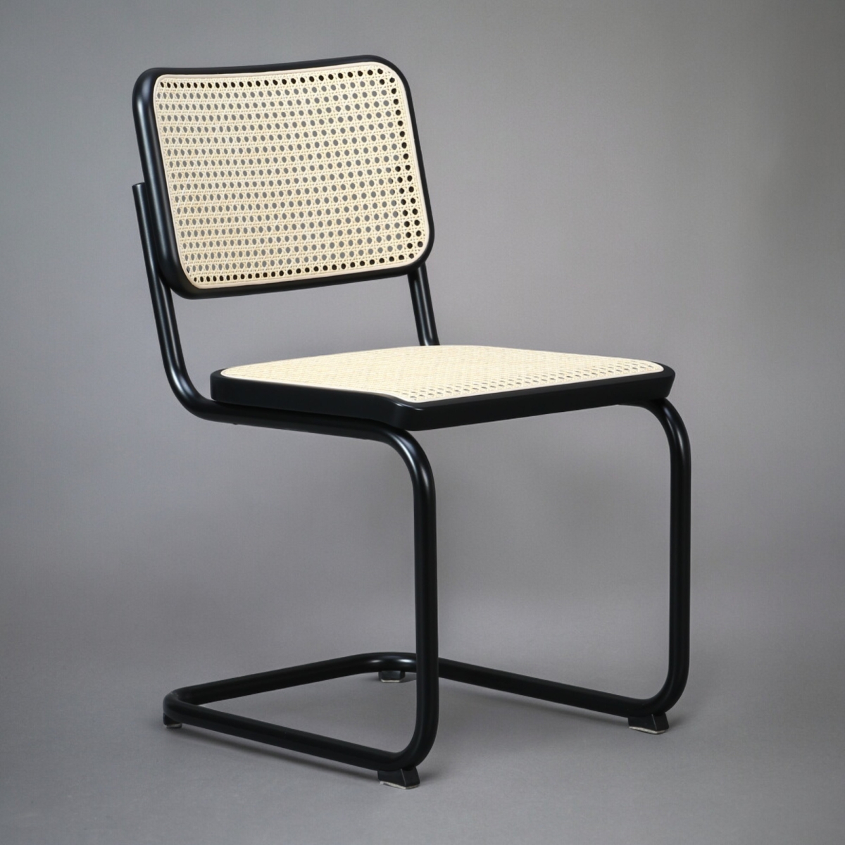 Thonet S32 V Gestell Schwarz mit Wiener Geflecht
