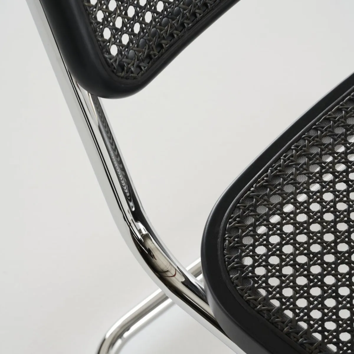 Thonet S 32 VL Dark Melange Geflecht aus Buche schwarz gebeizt Detailansicht