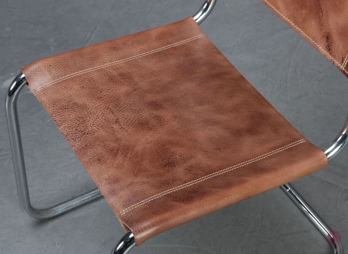 Thonet S33 Pure Materials Freischwinger mit erneuertem Büffelleder
